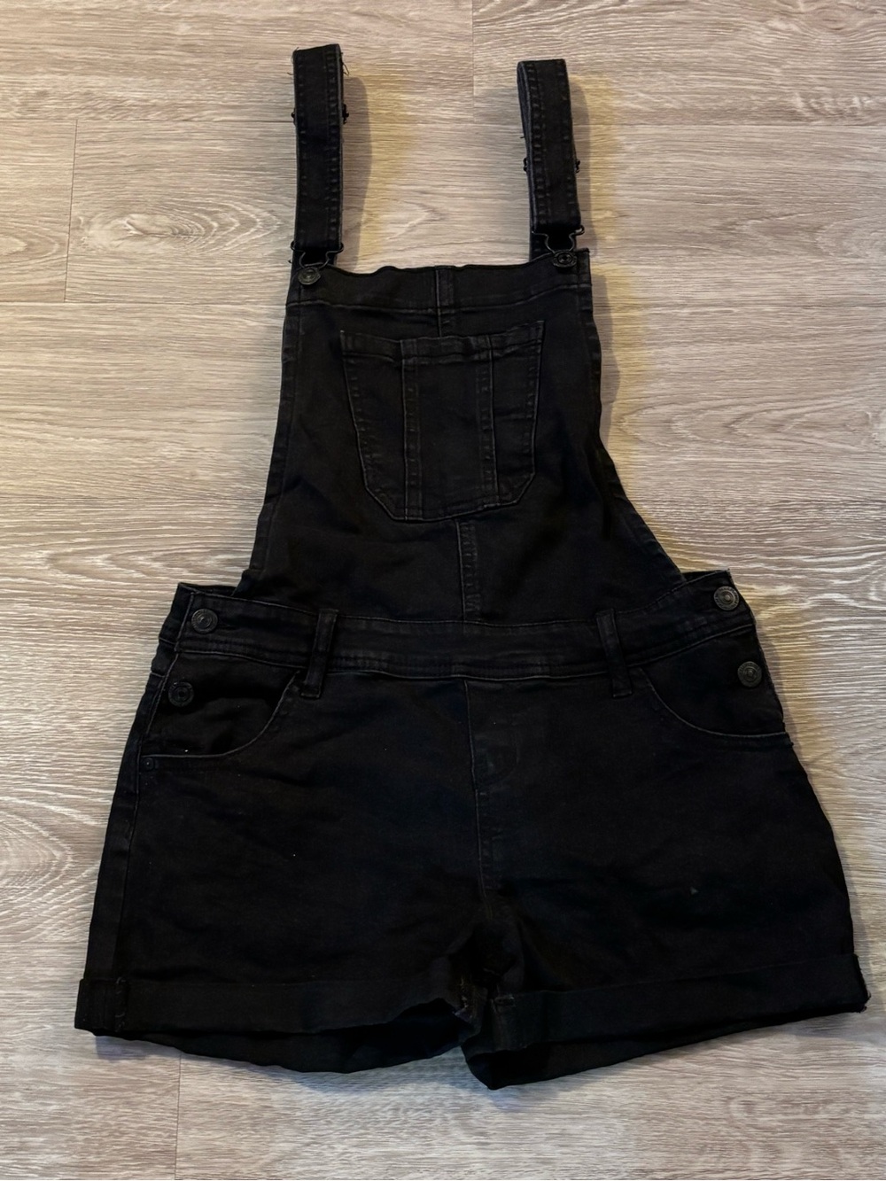 Juniors WALLFLOWER Black Denim Shorts Overalls Size Medium